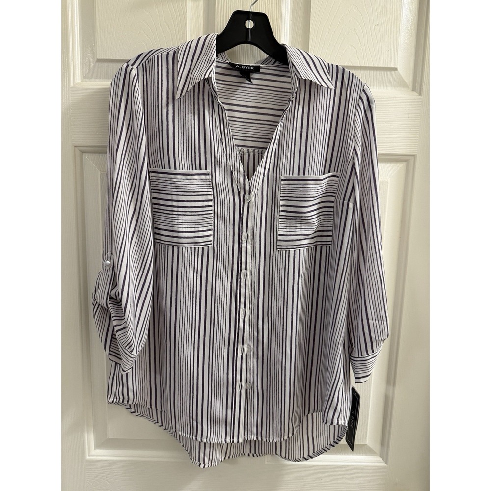 Women's M White/Purple Striped Collared 3/4 Sleeve Button-Up Blouse